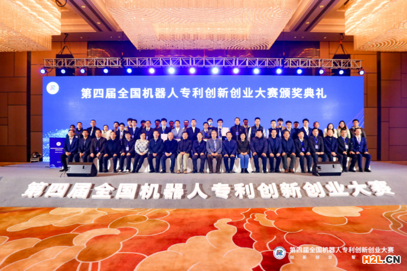 十三屆全國人大常委會第二十四次會議：完善刑法有關侵犯商標、著作權、商業秘密等犯罪規定……